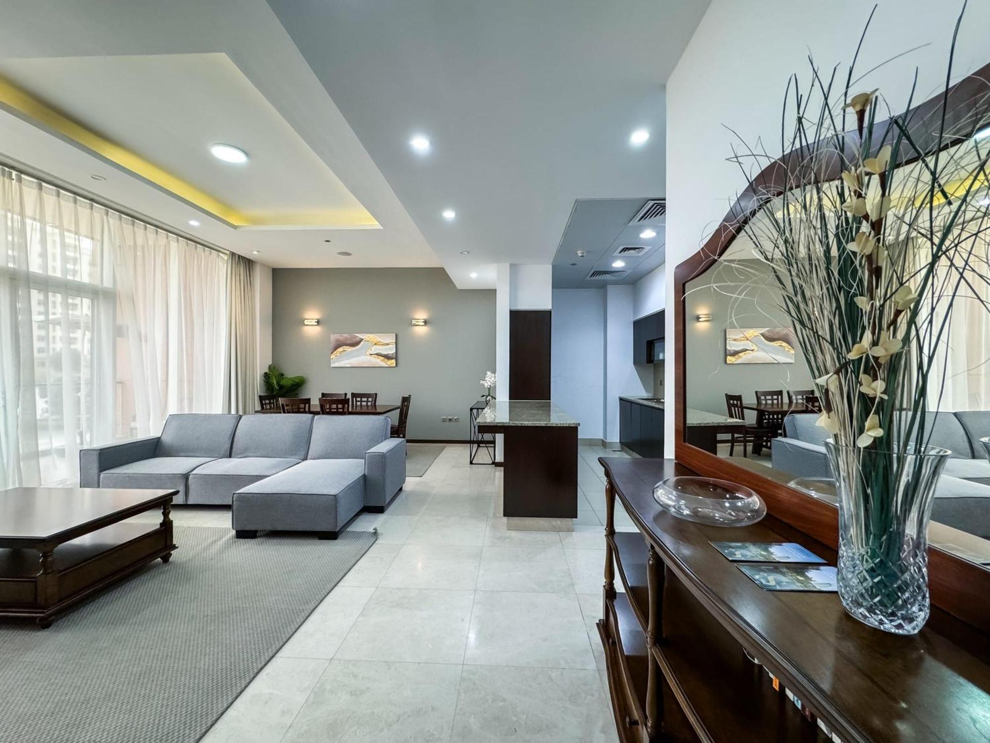 Modern Beachfront 1Br Apartment - Tiara Residence Dubai Exterior foto