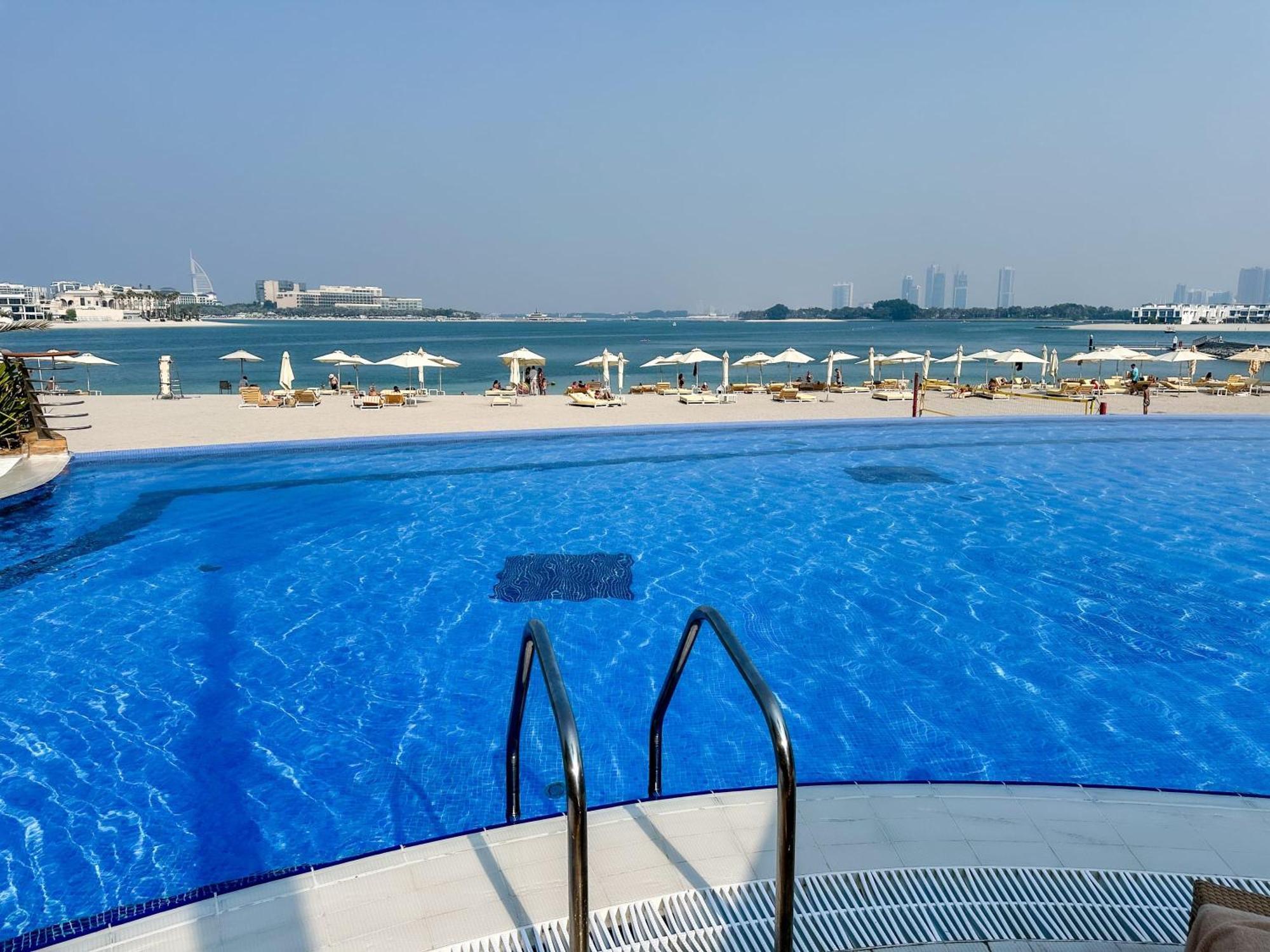 Modern Beachfront 1Br Apartment - Tiara Residence Dubai Exterior foto